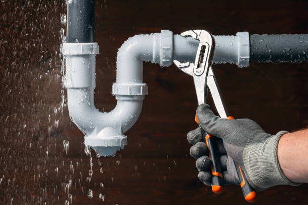Professional Leak Detection technician working in Cibolo, TX